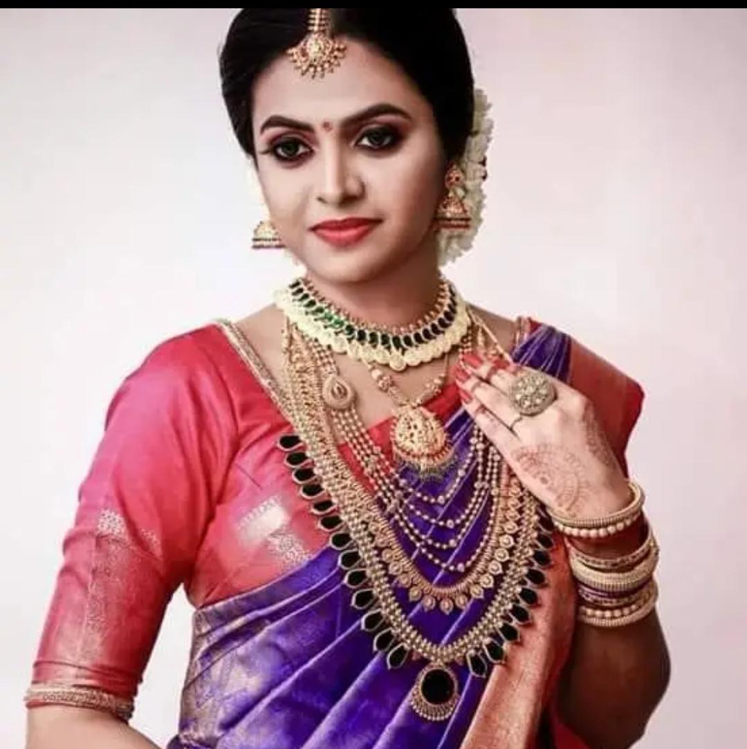 FEEL REVIVE BEAUTY SALON KADUTHURUTHY