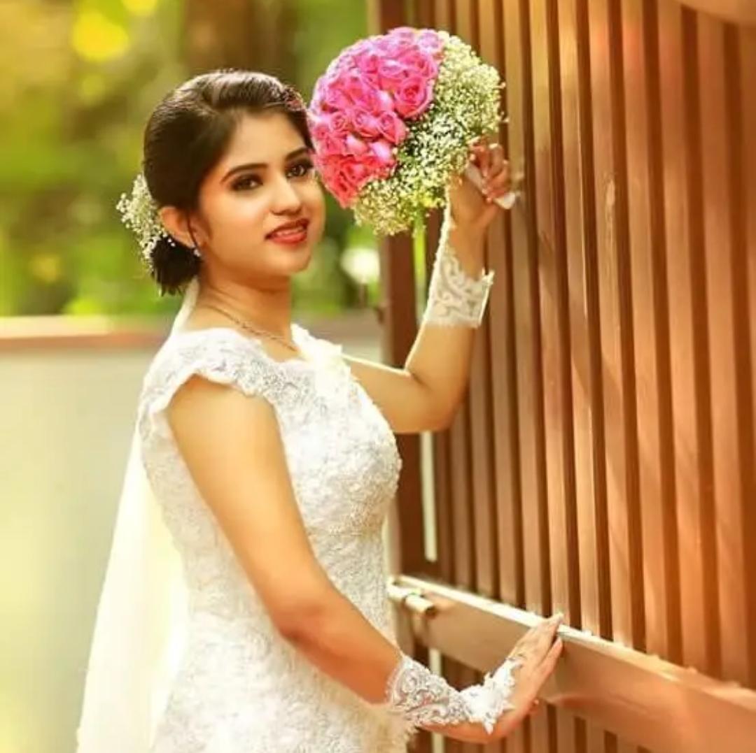 FEEL REVIVE BEAUTY SALON KADUTHURUTHY